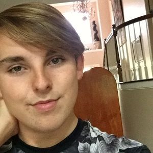 Meet your Posher, Evan